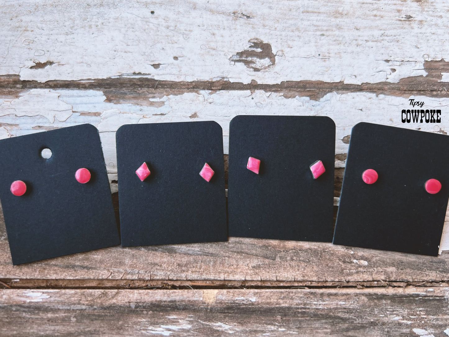 Inlaid Round Coral Stud Earrings